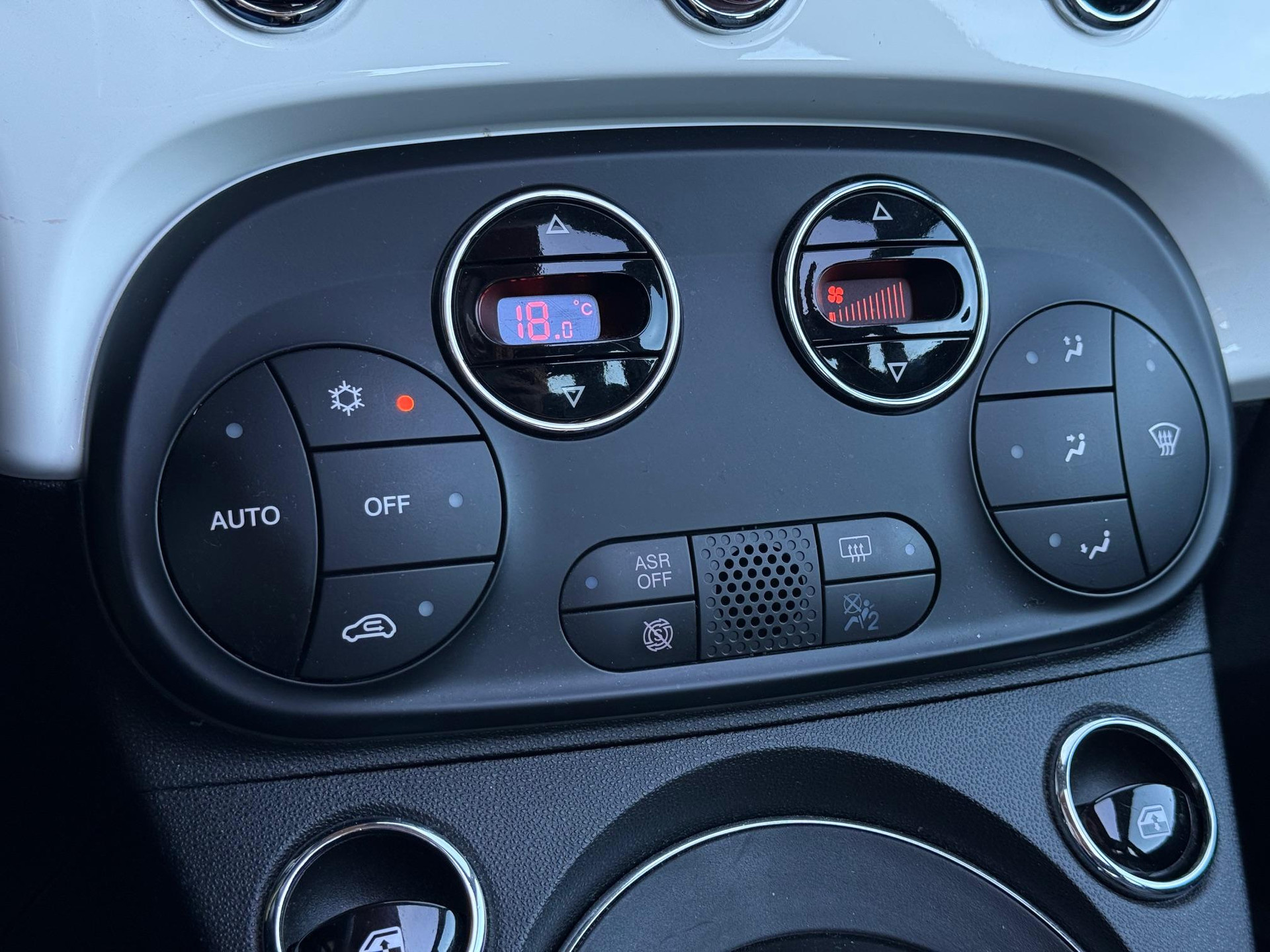 Fiat 500C 0.9 TwinAir Turbo Lounge 47014271-13.jpg | Autoselect Brabant