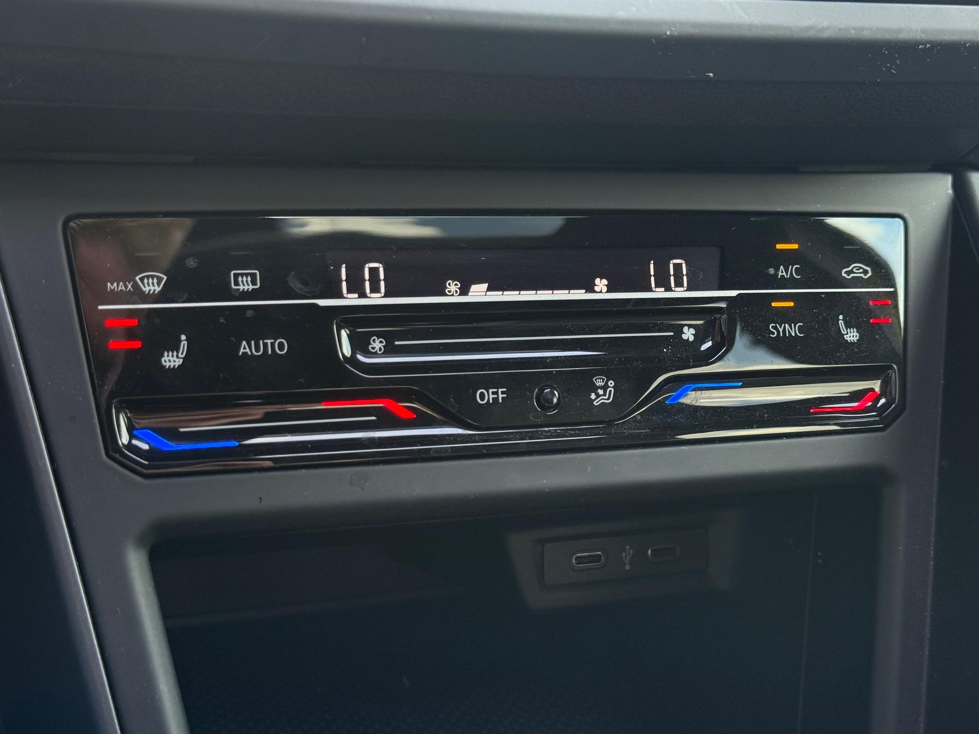 Volkswagen Taigo 1.0 TSI R-Line 47399641-19.jpg | Autoselect Brabant