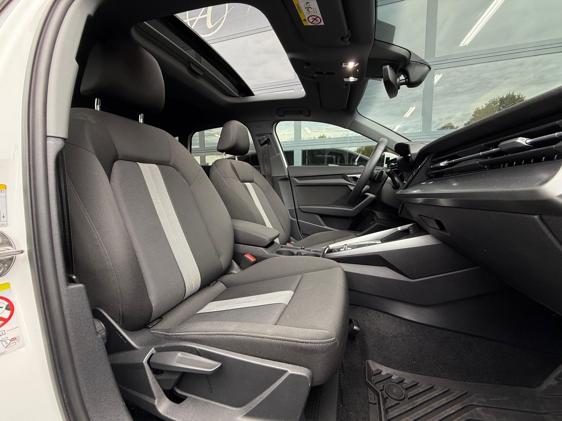 Audi A3 Sportback 40 TFSI e Business 47887826-3.jpg | Autoselect Brabant