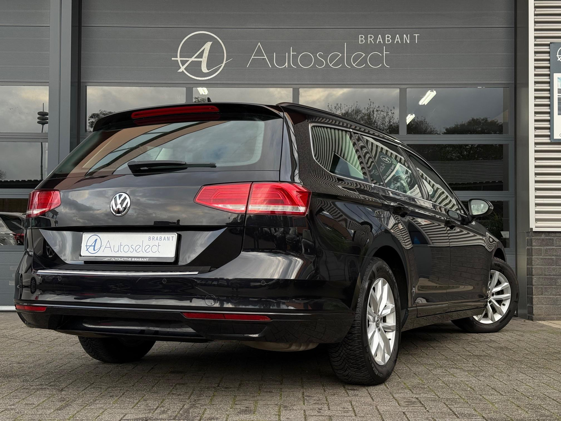 Volkswagen Passat Variant 1.5 TSI Highline 48567279-2.jpg | Autoselect Brabant