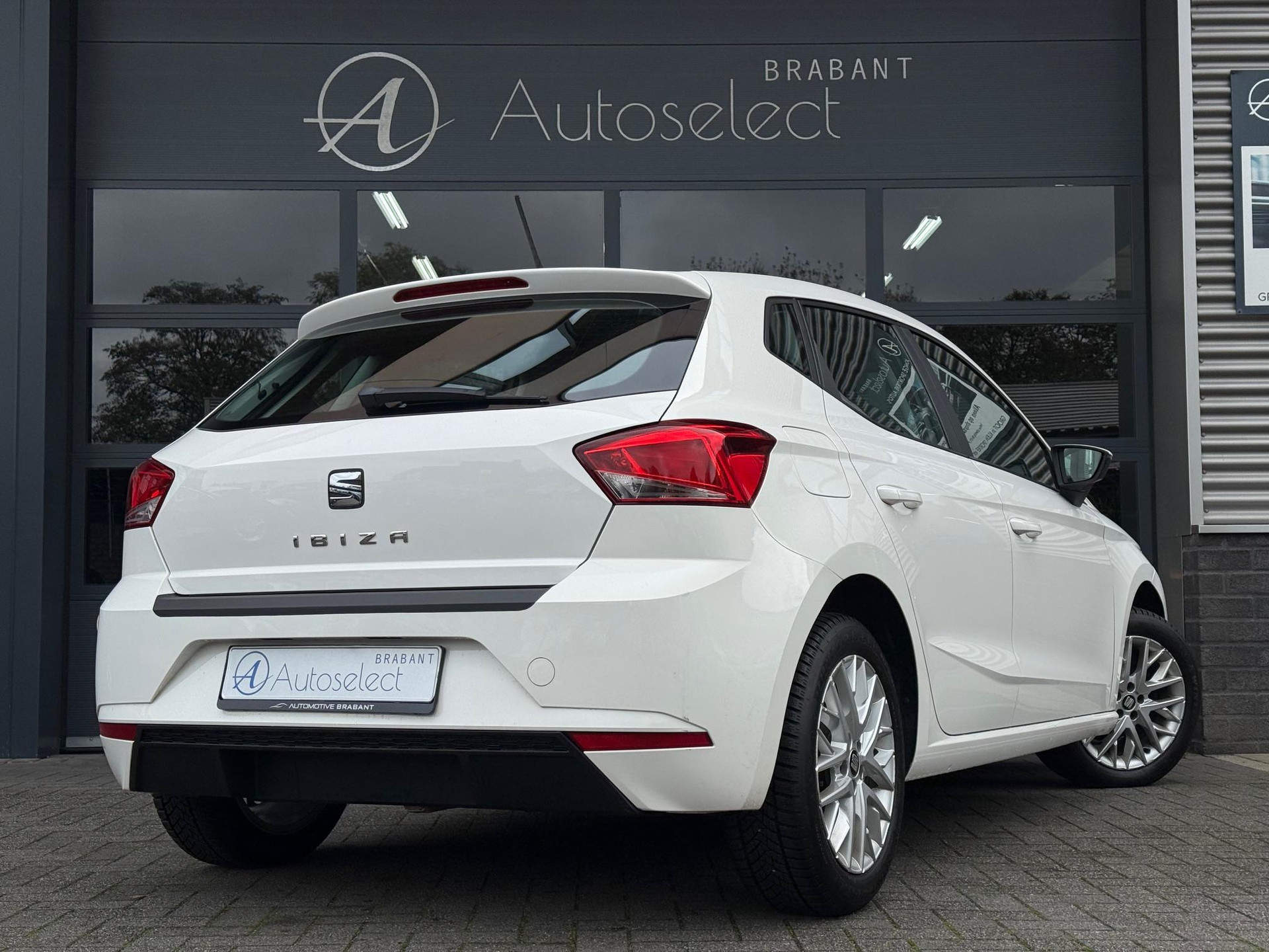SEAT Ibiza 1.0 TSI Style 48581839-2.jpg | Autoselect Brabant