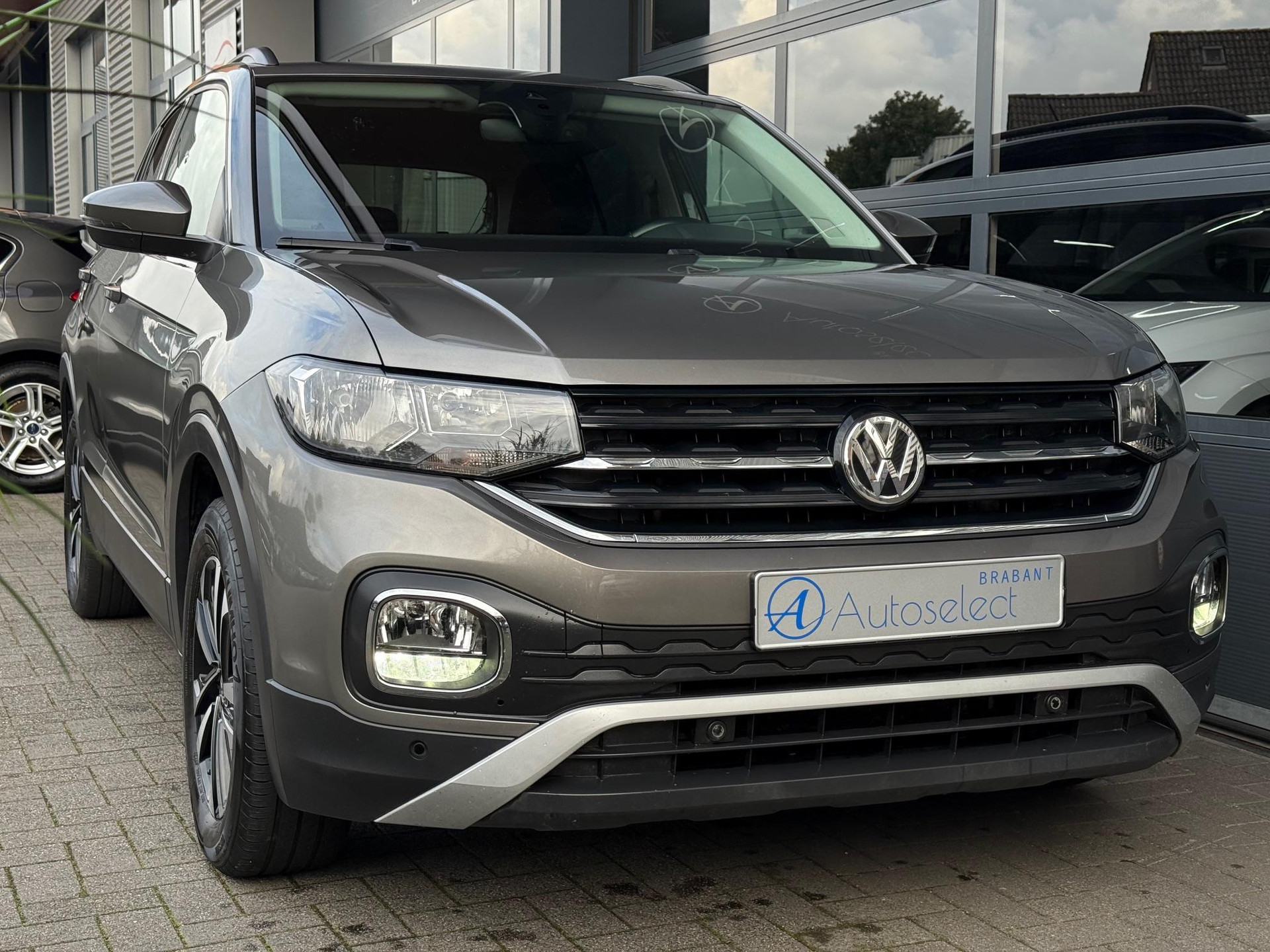 Volkswagen T-Cross 1.0 TSI Life 48681303-8.jpg | Autoselect Brabant