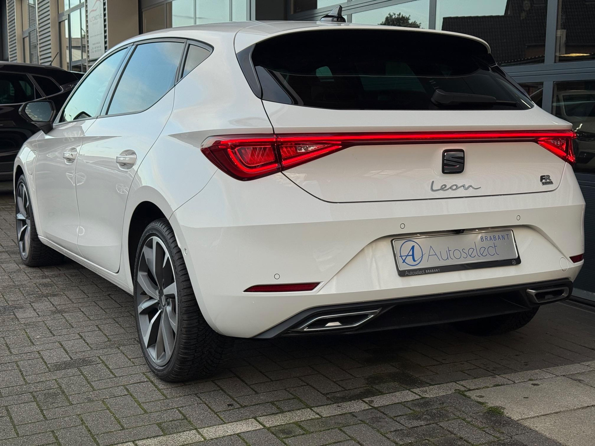 SEAT Leon 1.4 TSI eHybrid PHEV FR 48723724-21.jpg | Autoselect Brabant