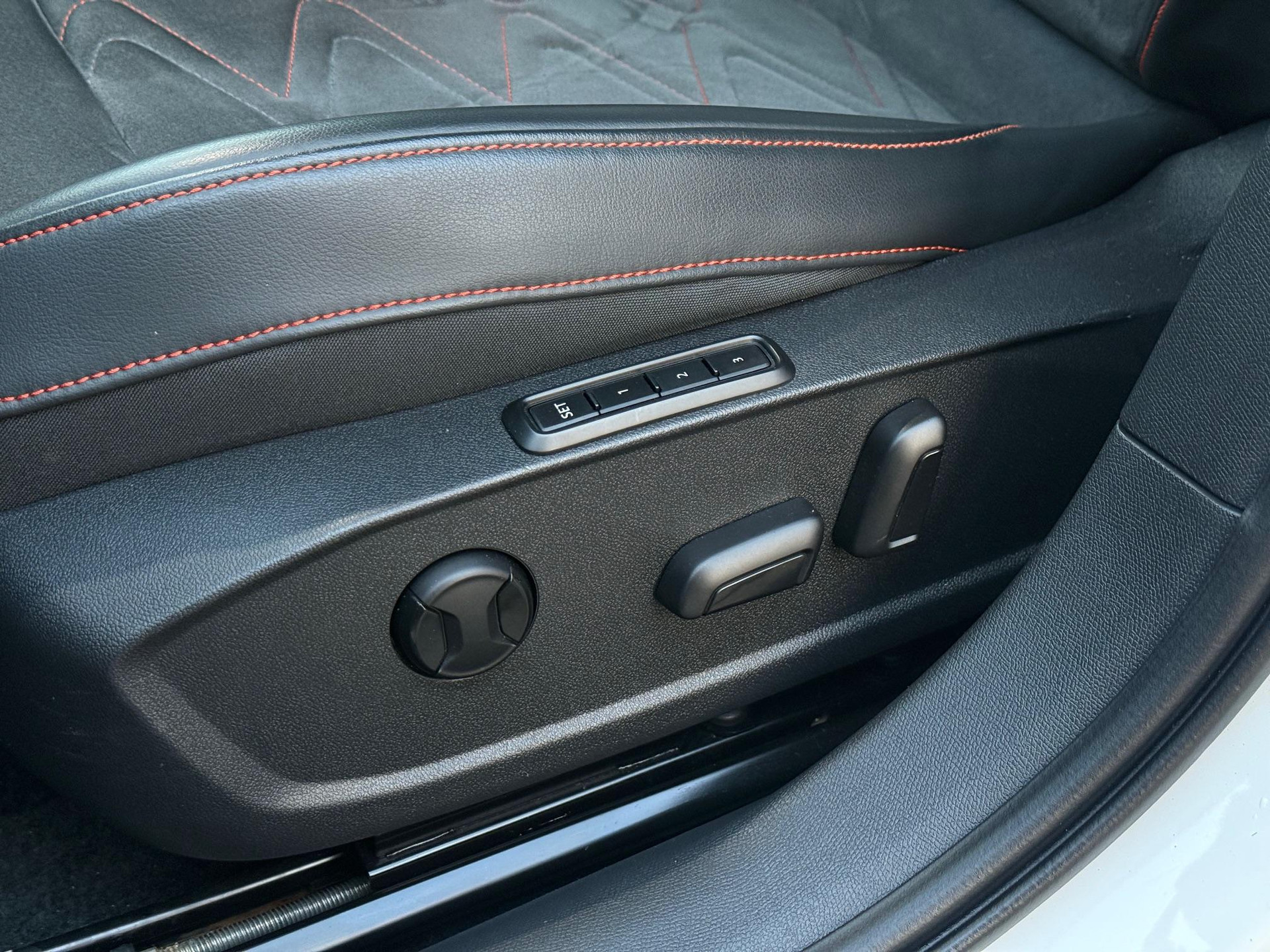 SEAT Leon 1.4 TSI eHybrid PHEV FR 48723724-4.jpg | Autoselect Brabant