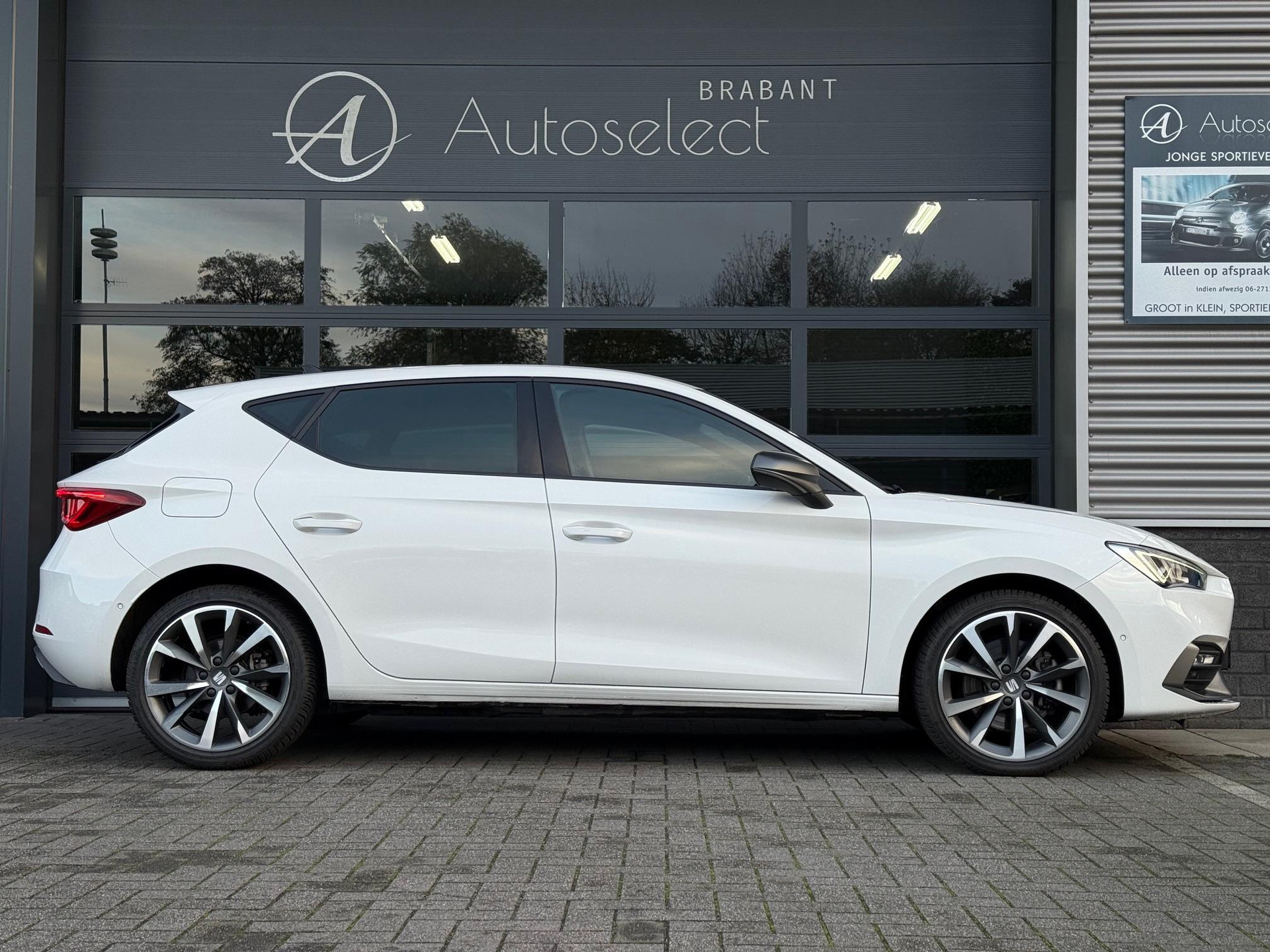 SEAT Leon 1.4 TSI eHybrid PHEV FR 48723724-7.jpg | Autoselect Brabant
