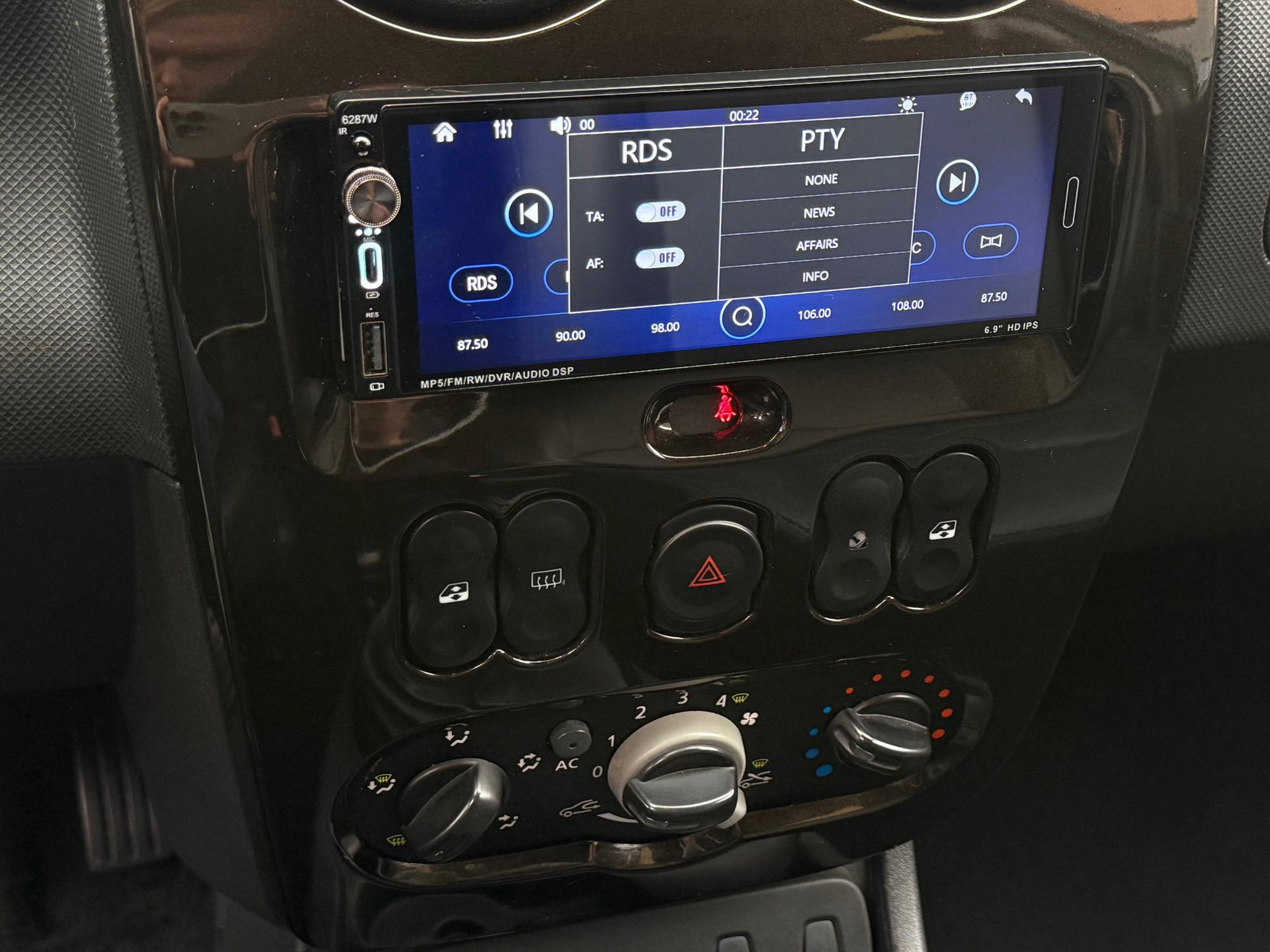 Dacia Duster 1.6 Aniversare 48747787-11.jpg | Autoselect Brabant