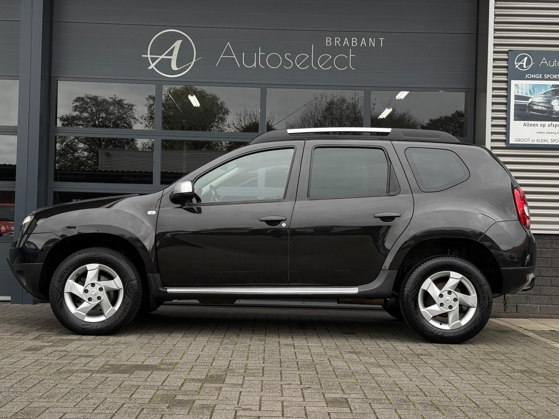 Dacia Duster 1.6 Aniversare 48747787-17.jpg | Autoselect Brabant